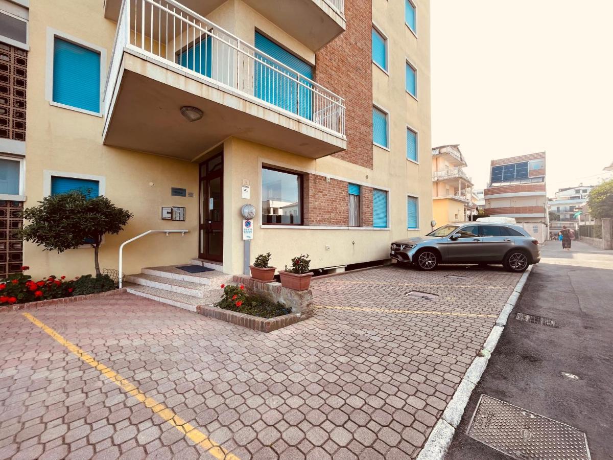Appartamento Cima - Vista Mare, 3 Camere, Wifi, Family Apartment Lido di Jesolo Eksteriør bilde